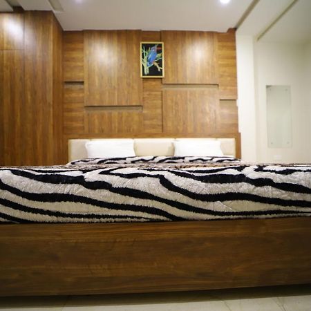 Hotel Royal Phoenix Агра Экстерьер фото