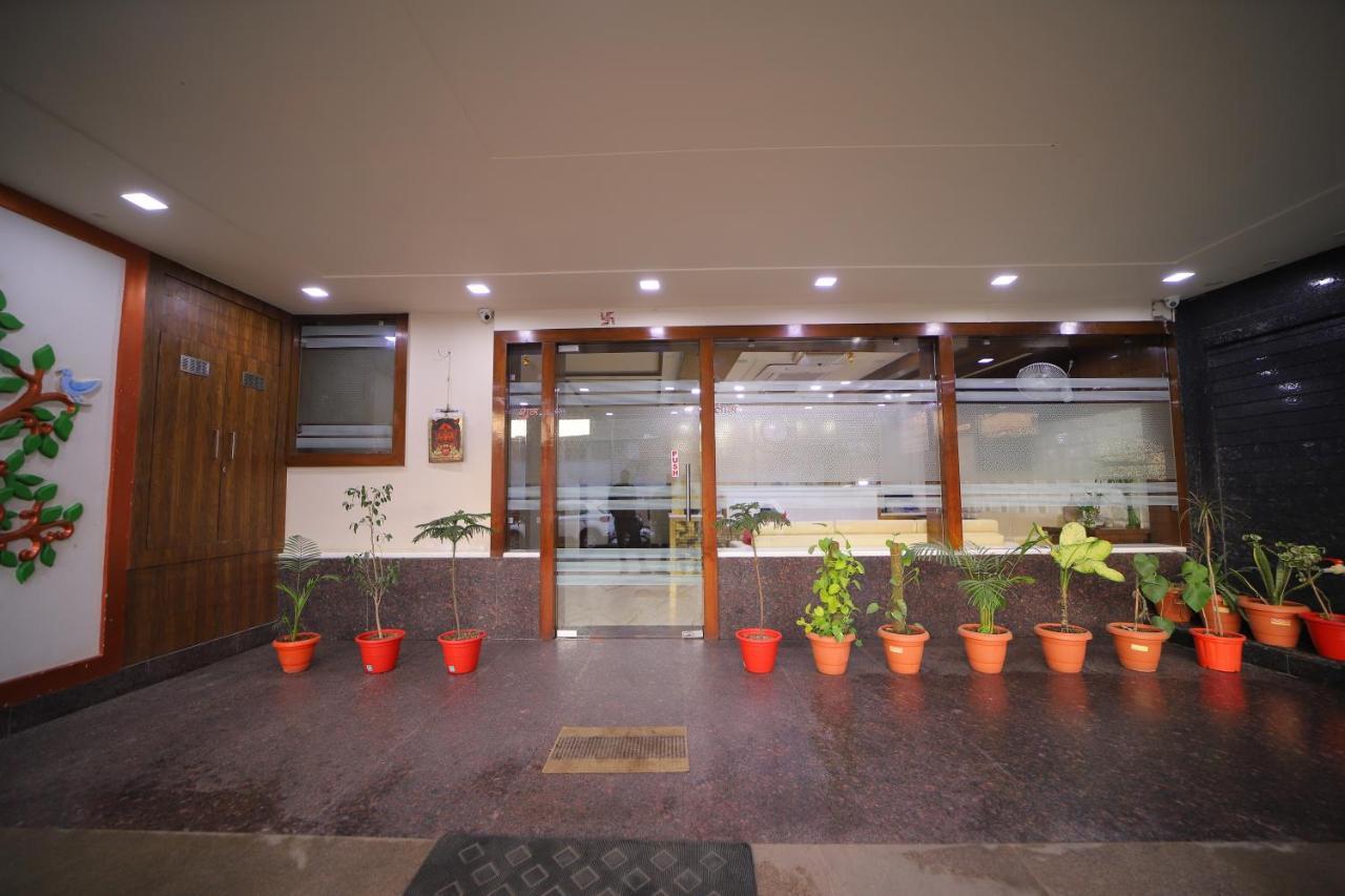 Hotel Royal Phoenix Агра Экстерьер фото