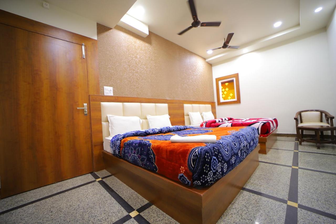 Hotel Royal Phoenix Агра Экстерьер фото