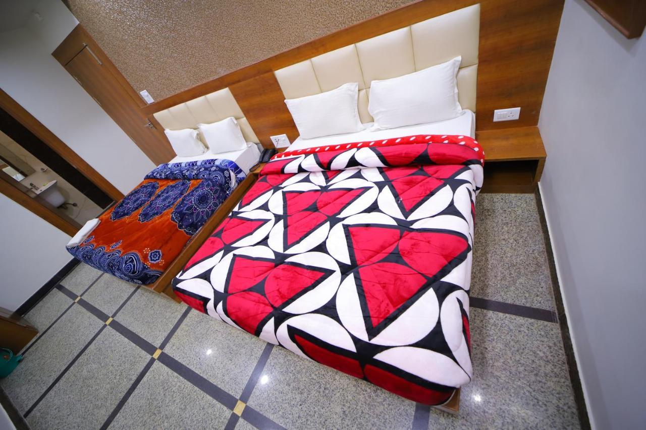 Hotel Royal Phoenix Агра Экстерьер фото