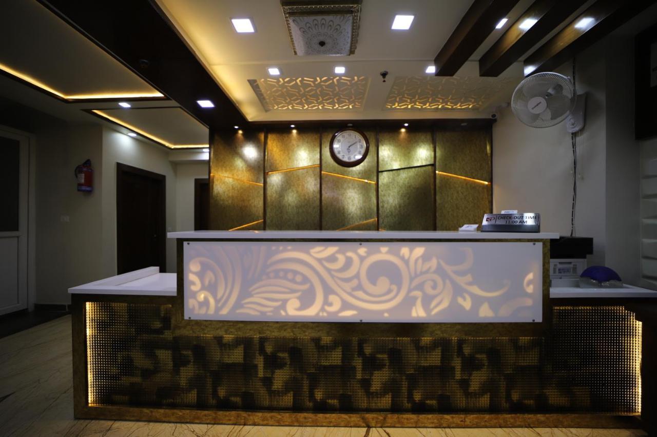 Hotel Royal Phoenix Агра Экстерьер фото