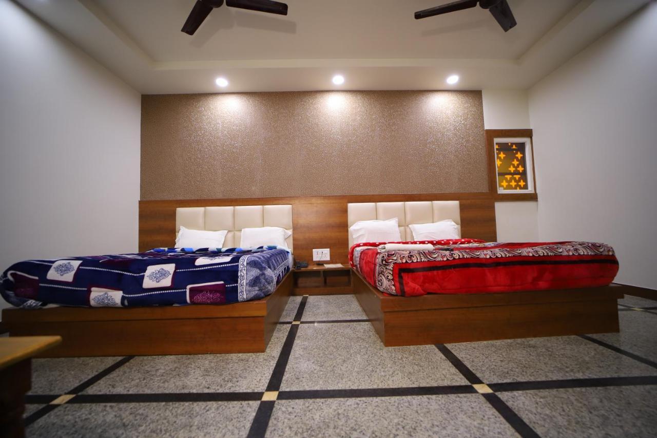 Hotel Royal Phoenix Агра Экстерьер фото