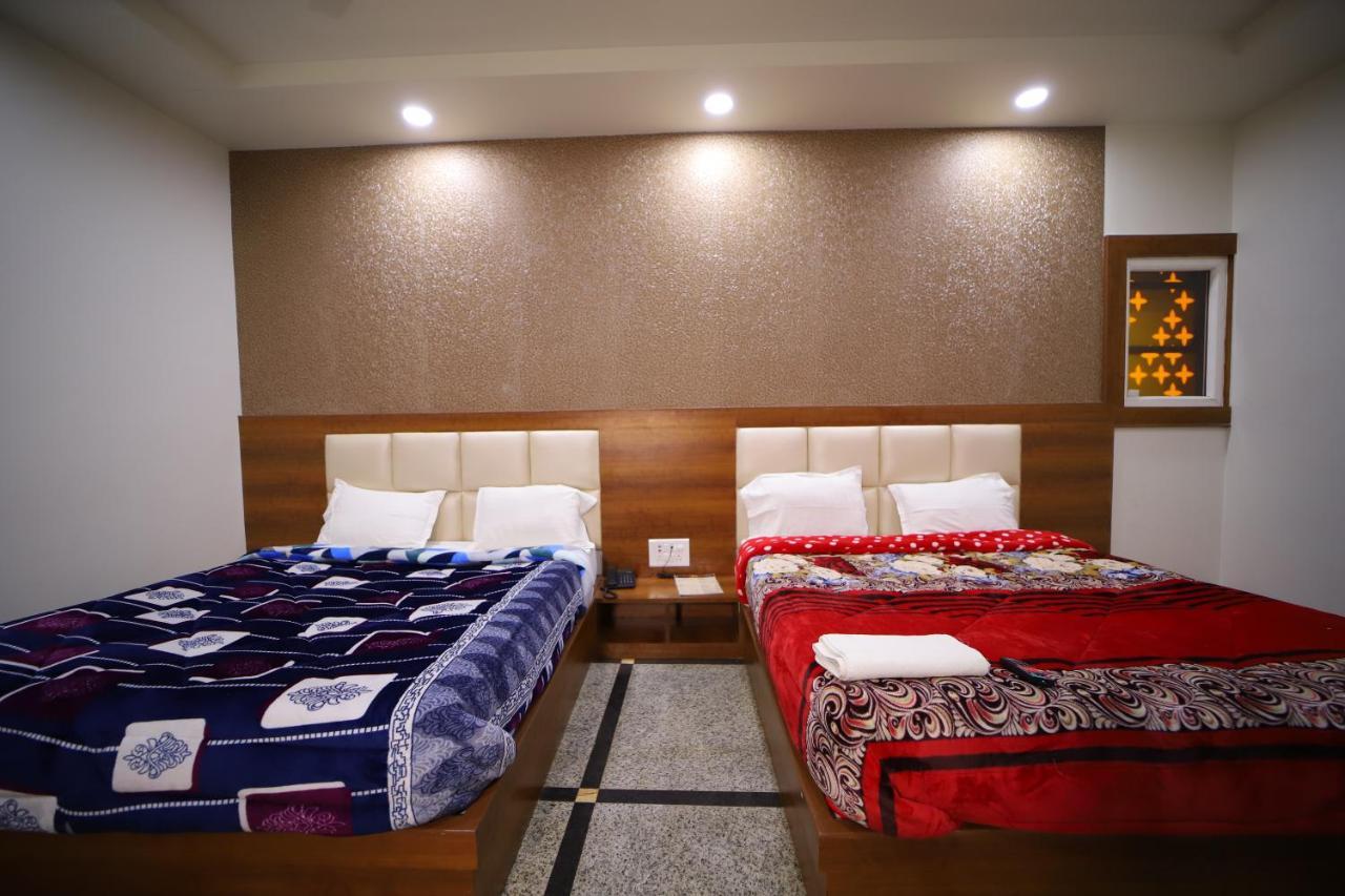 Hotel Royal Phoenix Агра Экстерьер фото