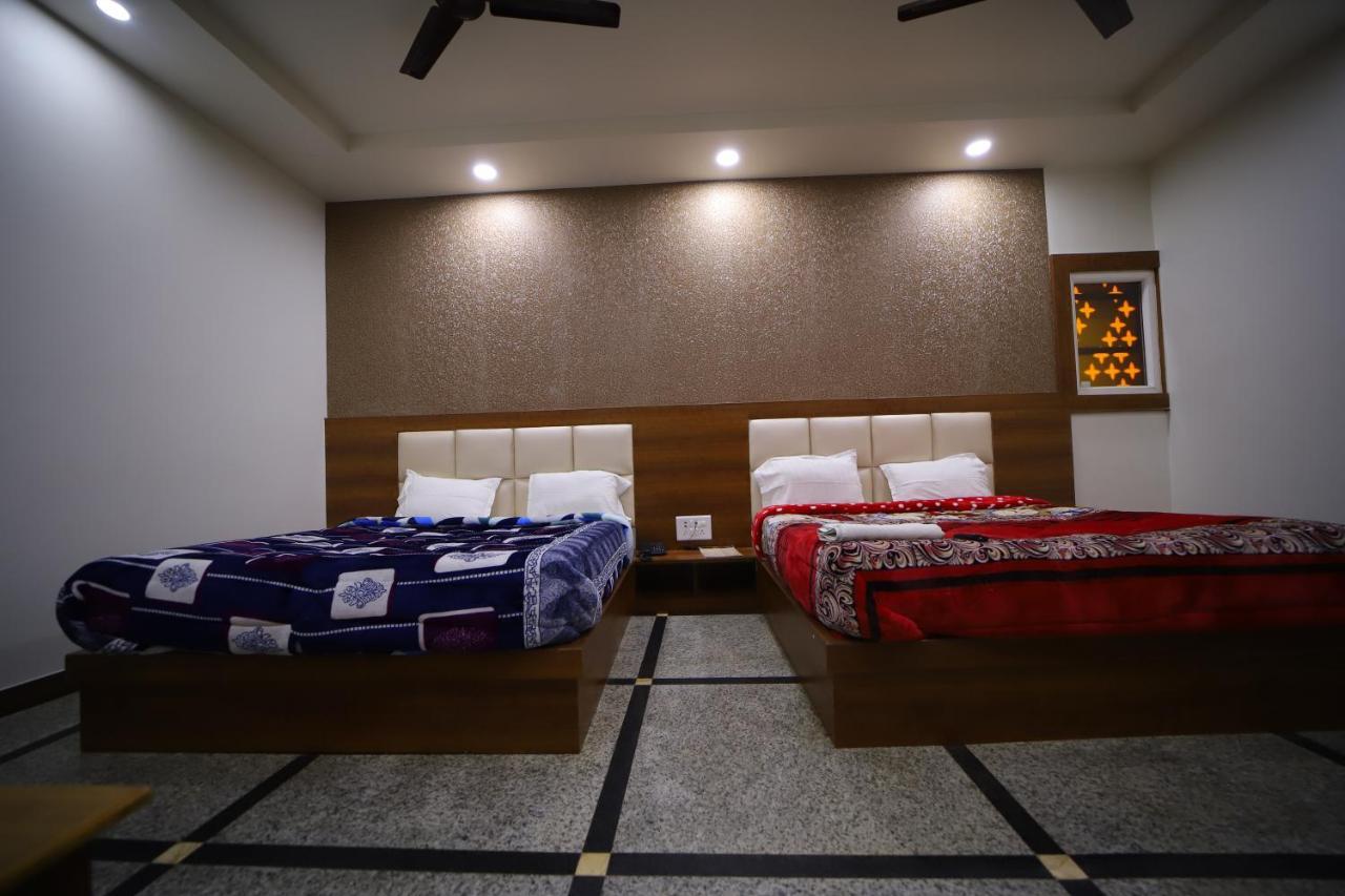 Hotel Royal Phoenix Агра Экстерьер фото
